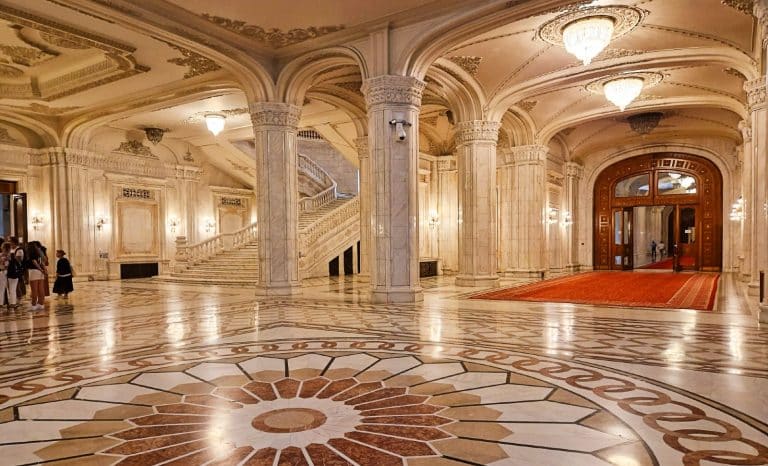 Nicolae Ceausescu, architecte comique