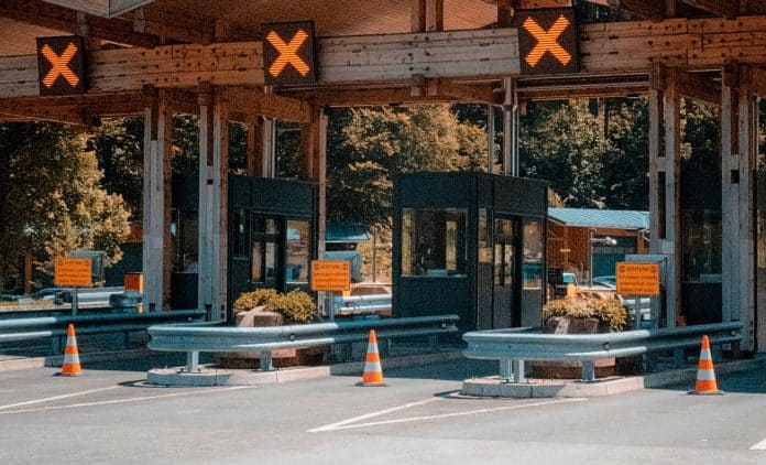 frontiere-chat-gpt-google-bard-migrante-afghane