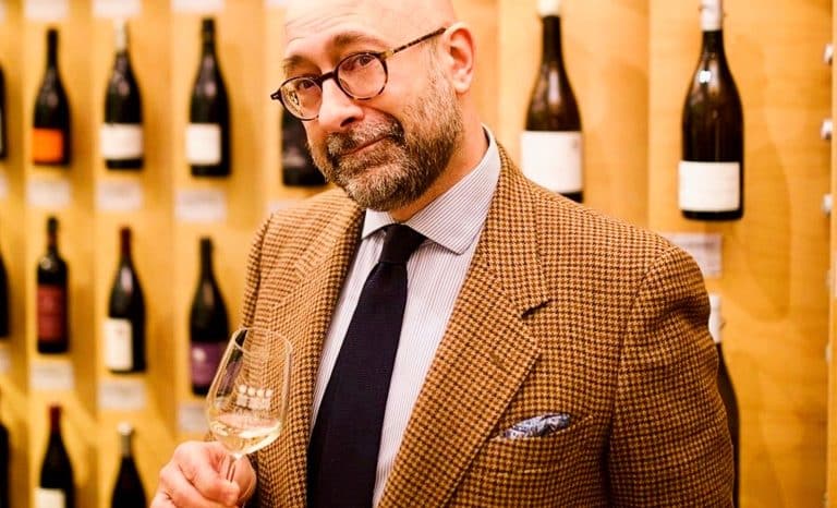 C’est curieux, chez les amateurs de vin, ce besoin de faire des phrases…