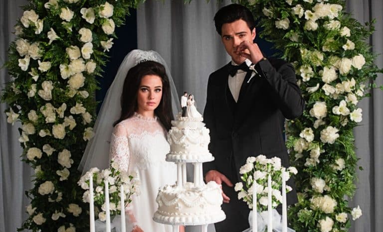 Priscilla Presley s’ennuie, et nous avec elle