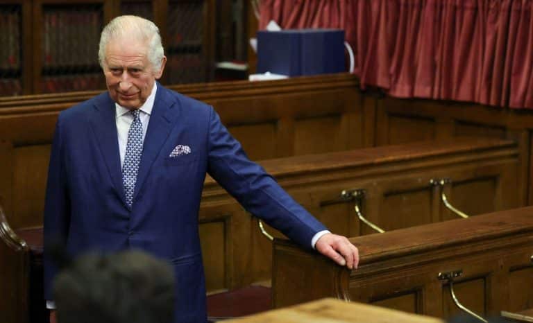 Même malade, un roi règne