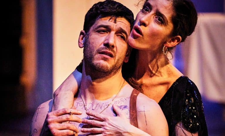 Ambre Kahan, amoureuse des périls, triomphe avec «L’Art de la joie»