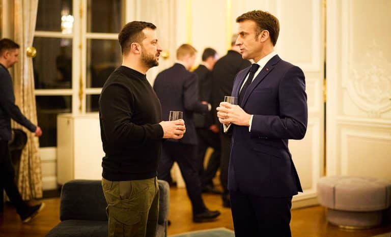 Le curieux et soudain bellicisme d’Emmanuel Macron