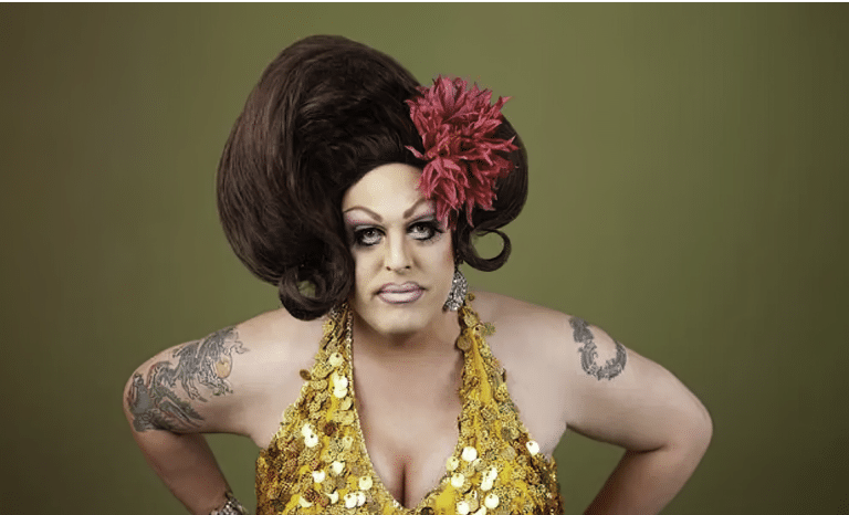 Drag-queen en culottes courtes