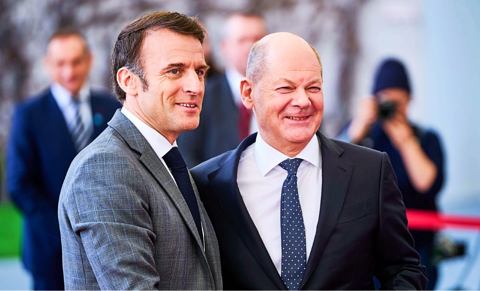 Emmanuel Macron, Churchill 2.0 à la peine