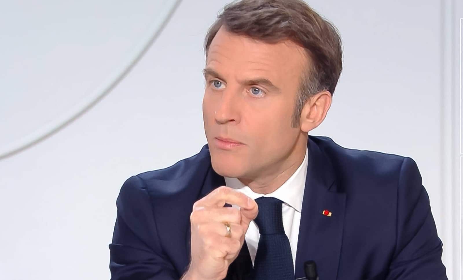 Macron s’en va, clopin-clopant, en guerre en Ukraine