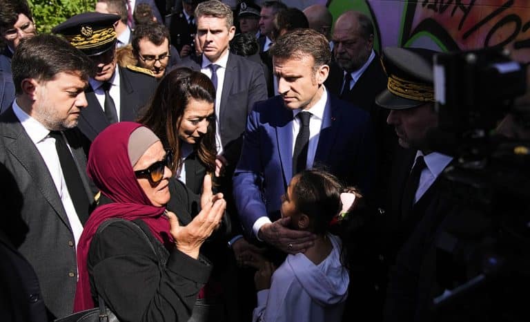 Macron à Marseille: une opération de communication XXL