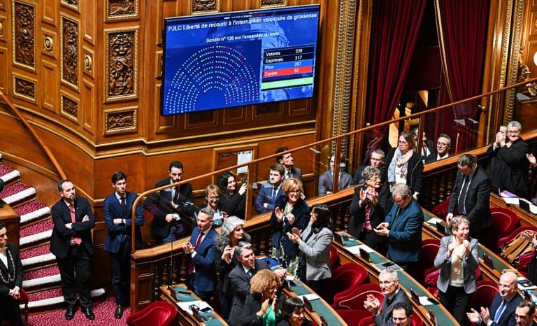 Constitutionnalisation de l’IVG: Don Quichotte au pays du droit des femmes