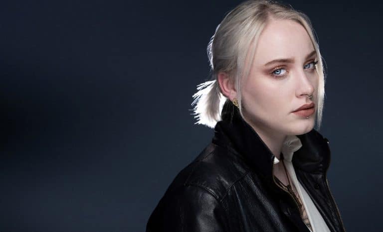 Mila, le retour d’une sacrée profane