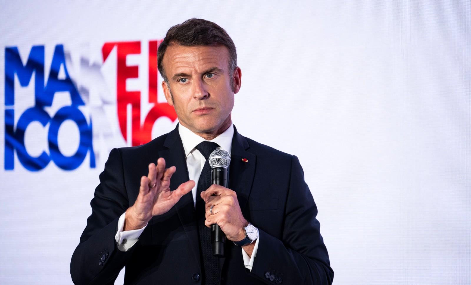 C’est pas Versailles, ici!