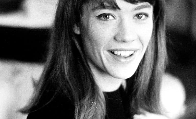 Elle est partie quand même