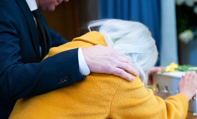 Toute oraison funèbre en cache une autre