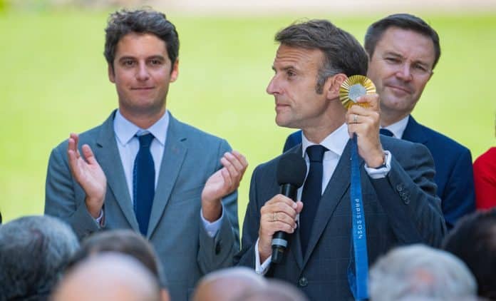 E Macron JO