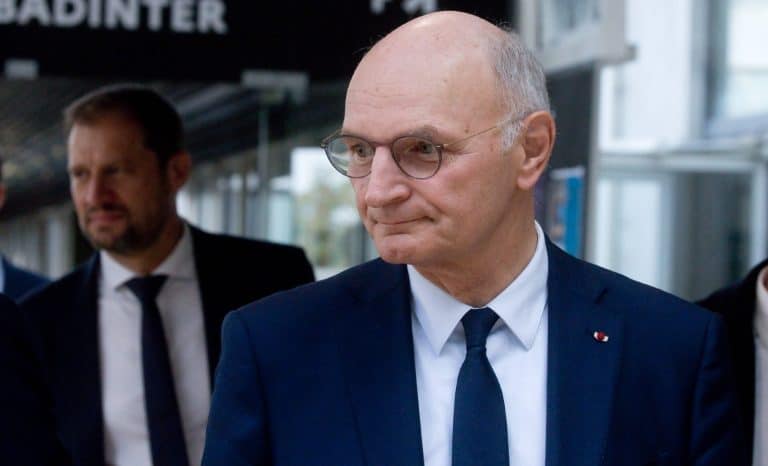 Le peuple contre l&rsquo;esprit de parti