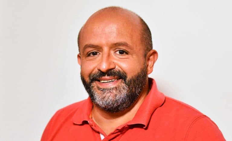 Mener la bataille idéologique sur les fonctionnaires vipère au poing