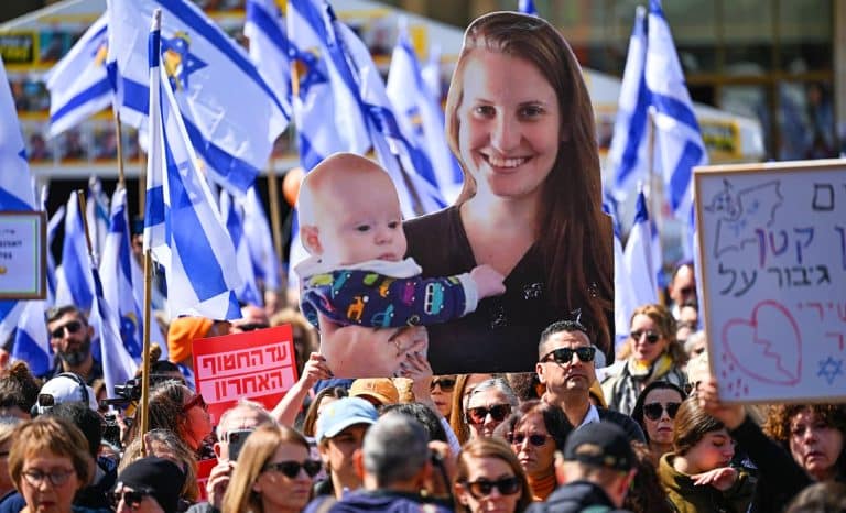 La famille Bibas et le quatrième cercueil