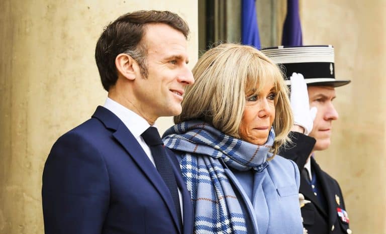 Une bouffonnade bien française