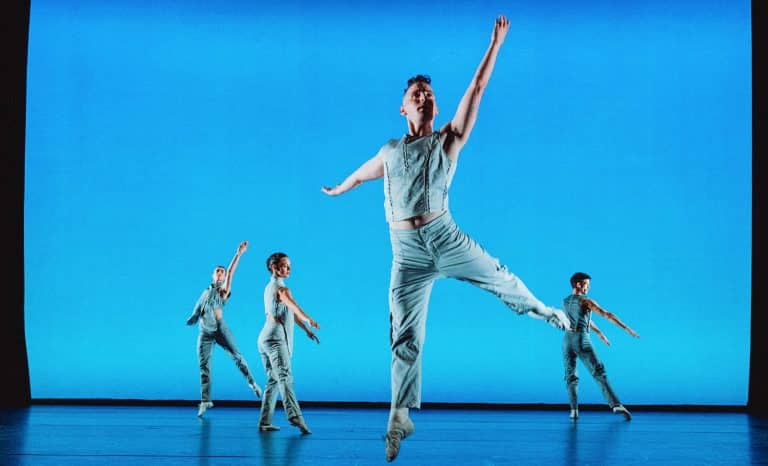 «Lucinda Childs Dance Company», un plongeon dans l’histoire