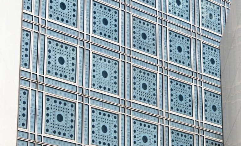 Les Sœurs musulmanes vous offrent une thérapie divine à l’Institut du Monde Arabe !