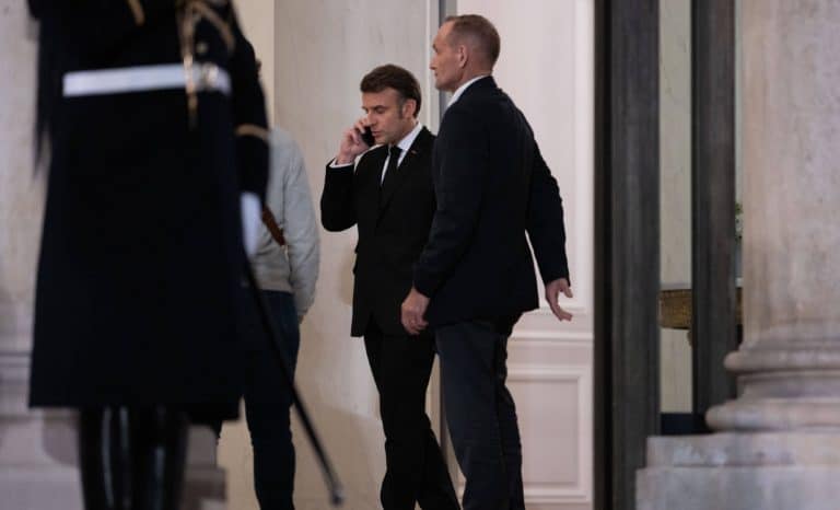 Emmanuel Macron accusé de tirer profit de la guerre en Ukraine