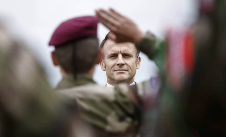 Fais ton service d&rsquo;abord !