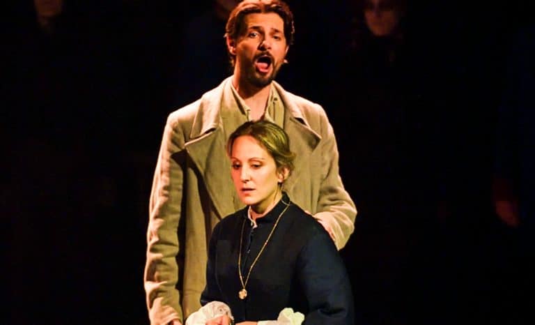 Lyrique: «Ah, je ris de me voir si belle en ce miroir…»