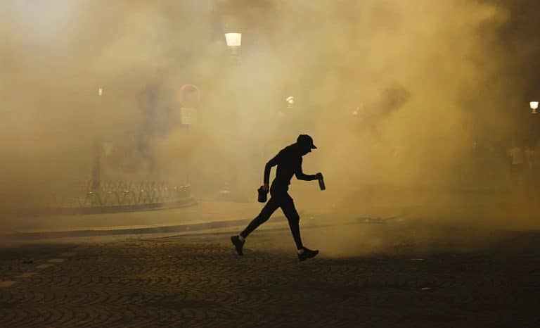 Laissez-nous travailler, qu’ils disent…