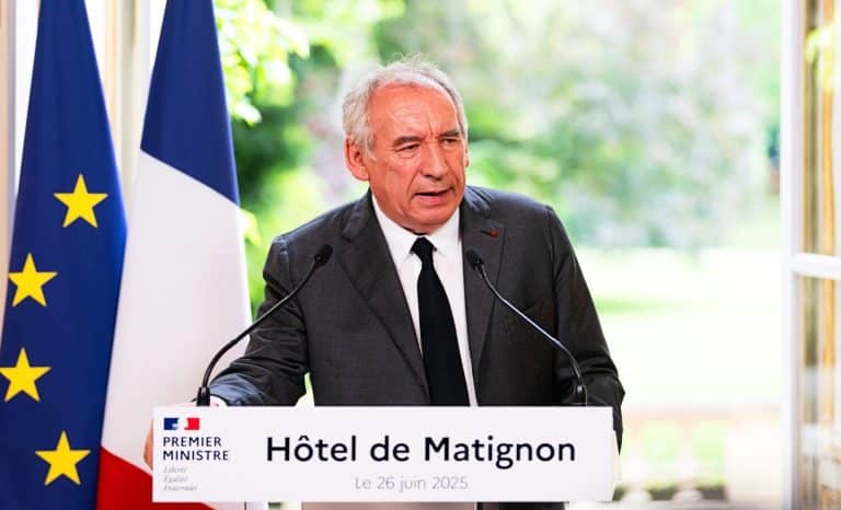 Bayrou, le parfait exemple par temps de canicule…