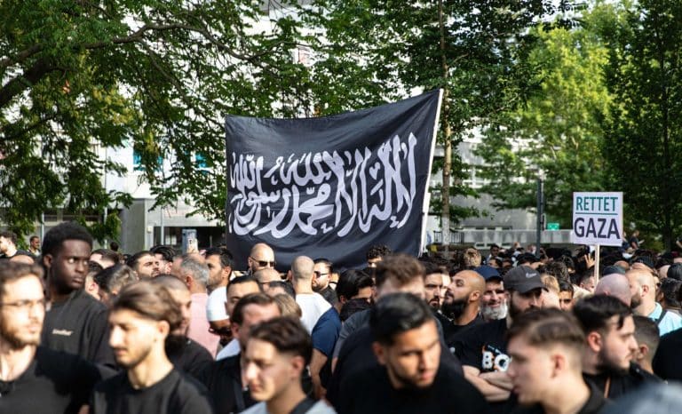 Berlin: 1500 islamistes rêvent d’un califat en plein cœur de l’Europe!