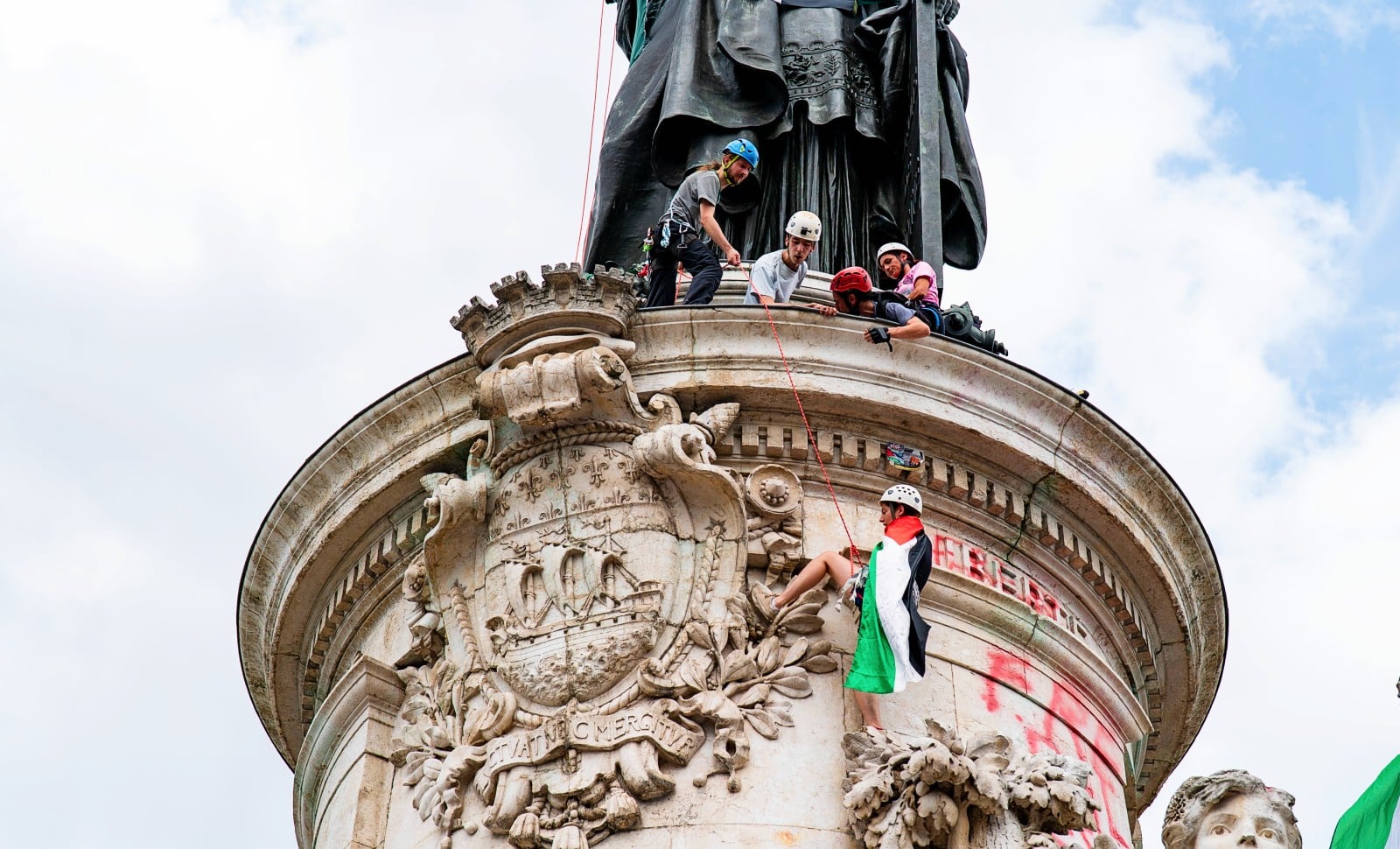 Intifadas ici et là-bas : une crise du politique dans la civilisation démocratique