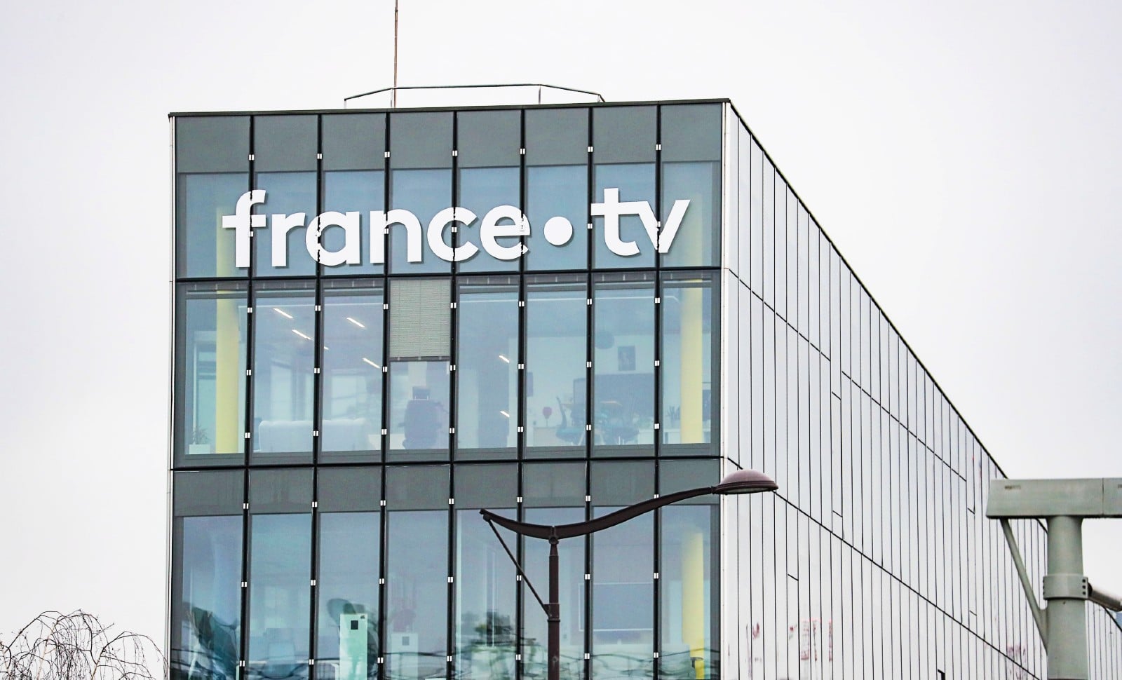 Liberté, retiens nos bras vengeurs