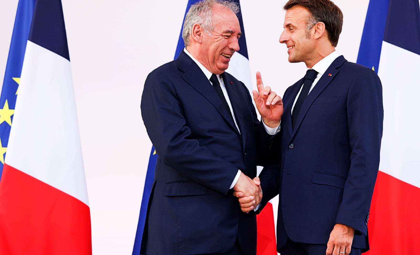 La révolution populiste, bête noire du pouvoir en sursis