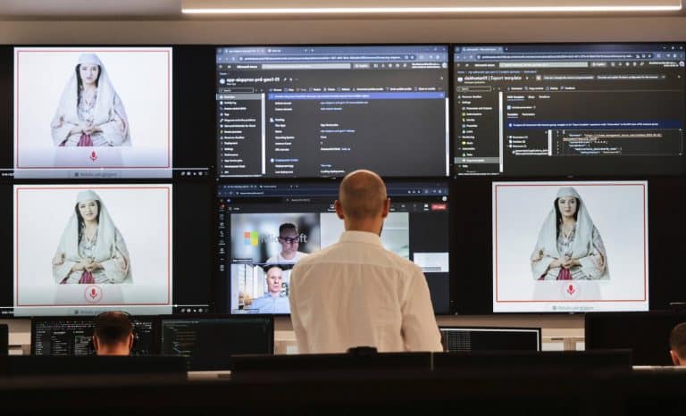 Albanie: dites bonjour à Madame Soleil!