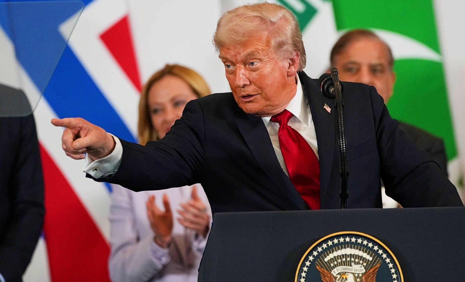 Trump Power: une main de fer dans un gant de fou