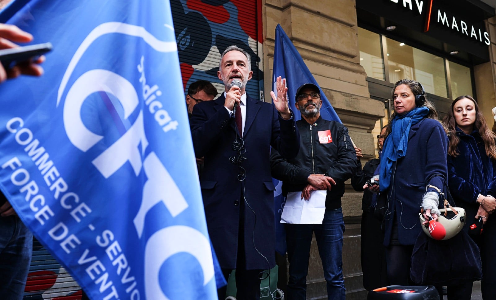 Shein au BHV, taxe sur les petits colis: les vieilles peurs du commerce français