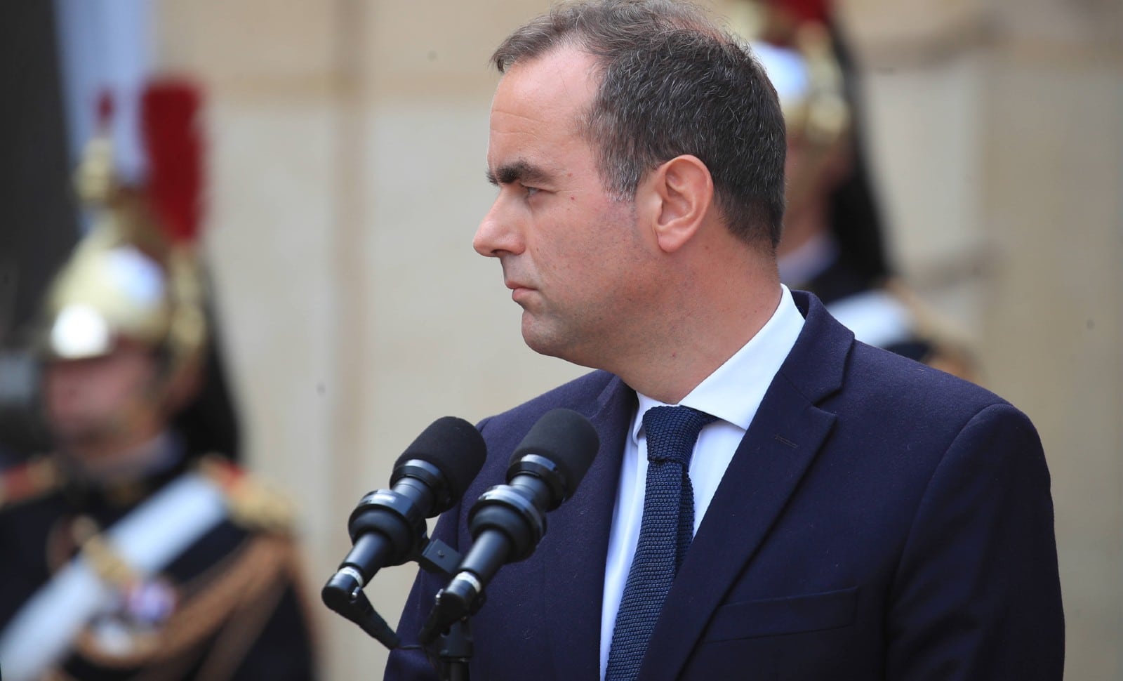 Lecornu: gouverner, c’est tergiverser