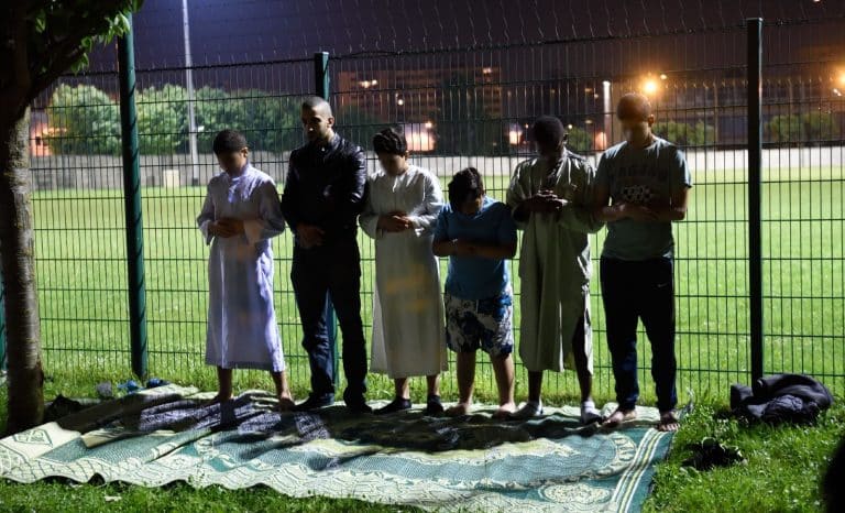 Une jeunesse musulmane orpheline de pères et assoiffée d’autorité