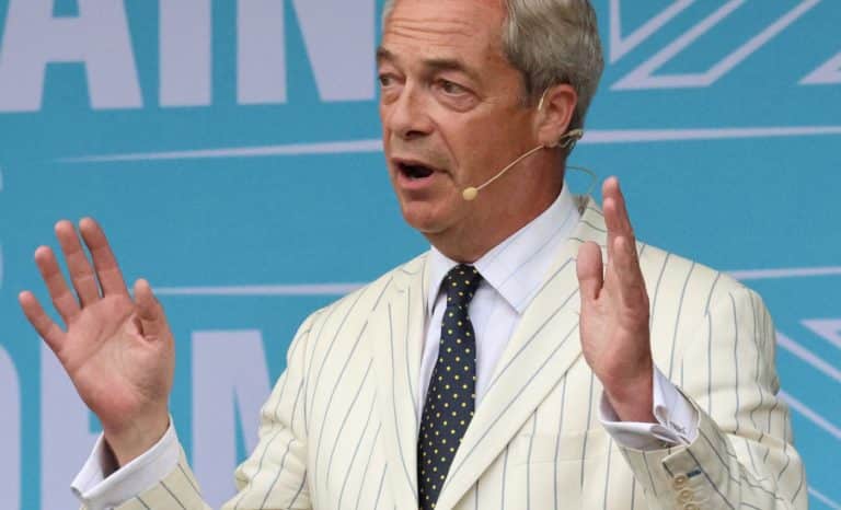 Royaume-Uni: Farage est-il trumpiste?