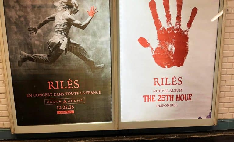 Il y a main rouge et main rouge