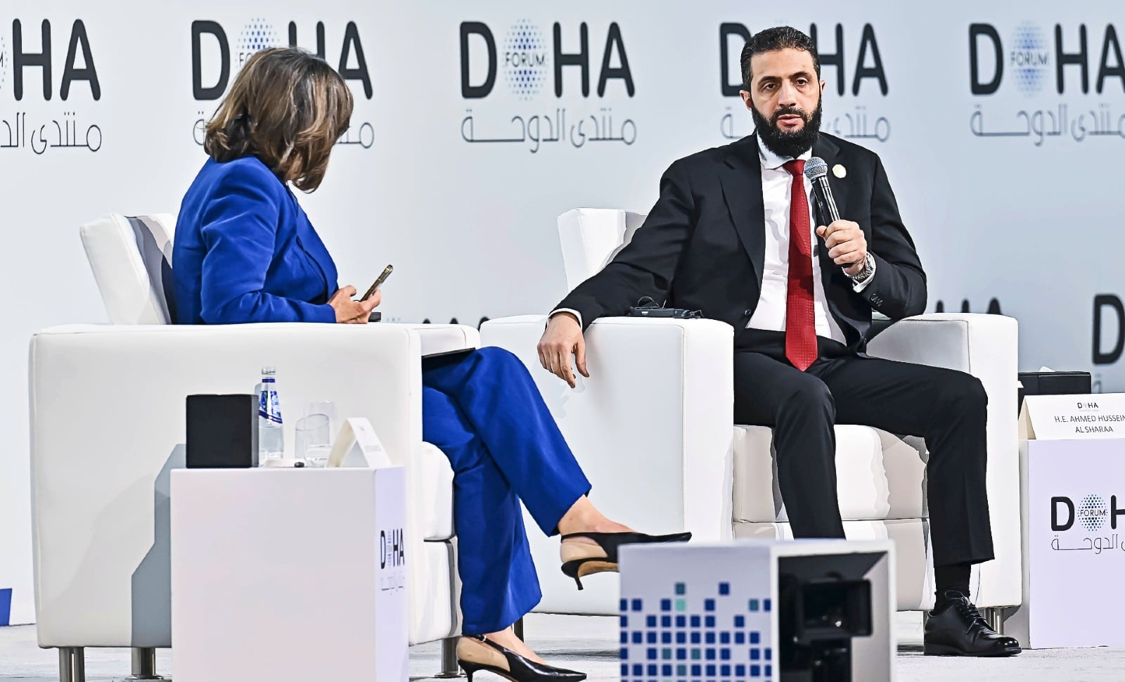 Ahmed al-Charaa au Forum de Doha: un an après la chute du régime syrien, le pari fragile de la normalisation