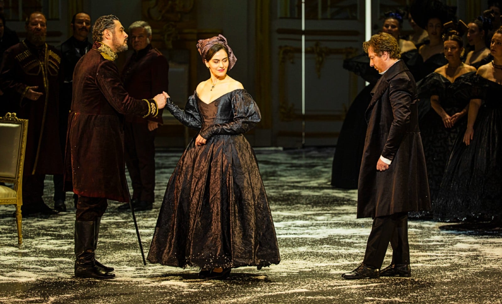 Ralph Fiennes conquiert l’opéra avec un Onéguine presque parfait