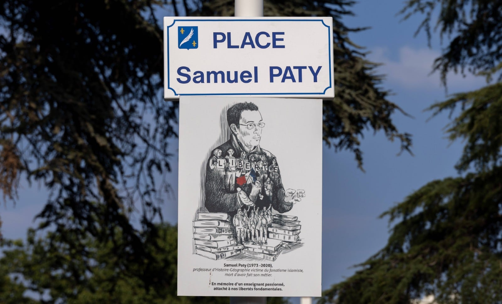 Faut-il faire entrer Samuel Paty au Panthéon?