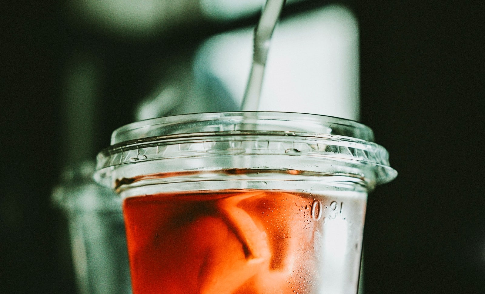 Gobelets en plastique: quand l’idéologie fabrique du droit jetable