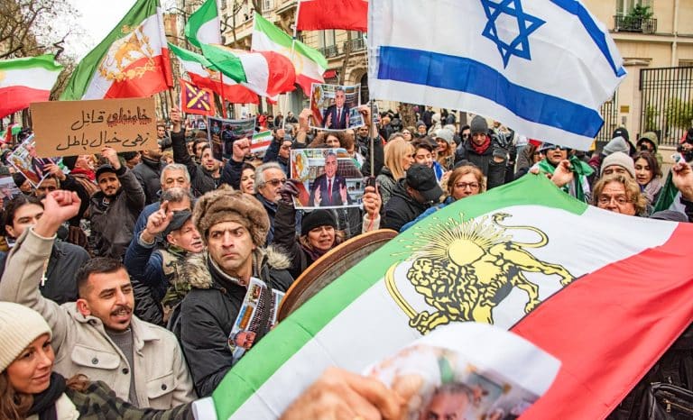 La révolte du peuple iranien face au «mauvais œil» crevé des idéologues