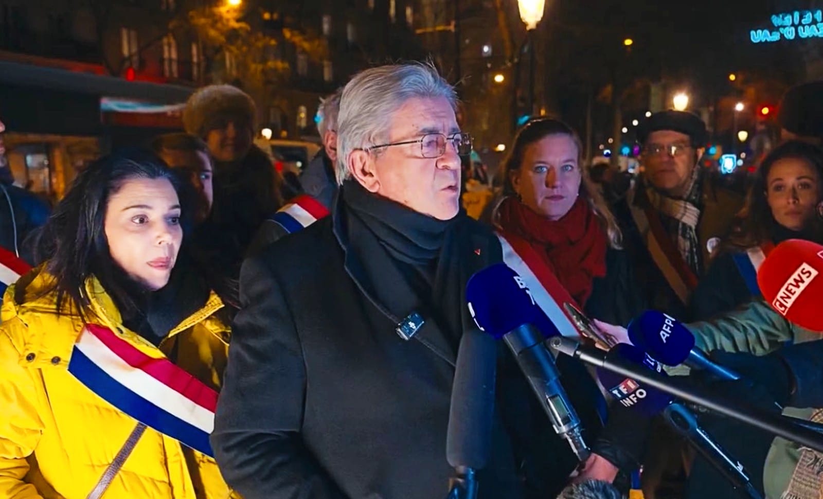 La gauche contre les peuples