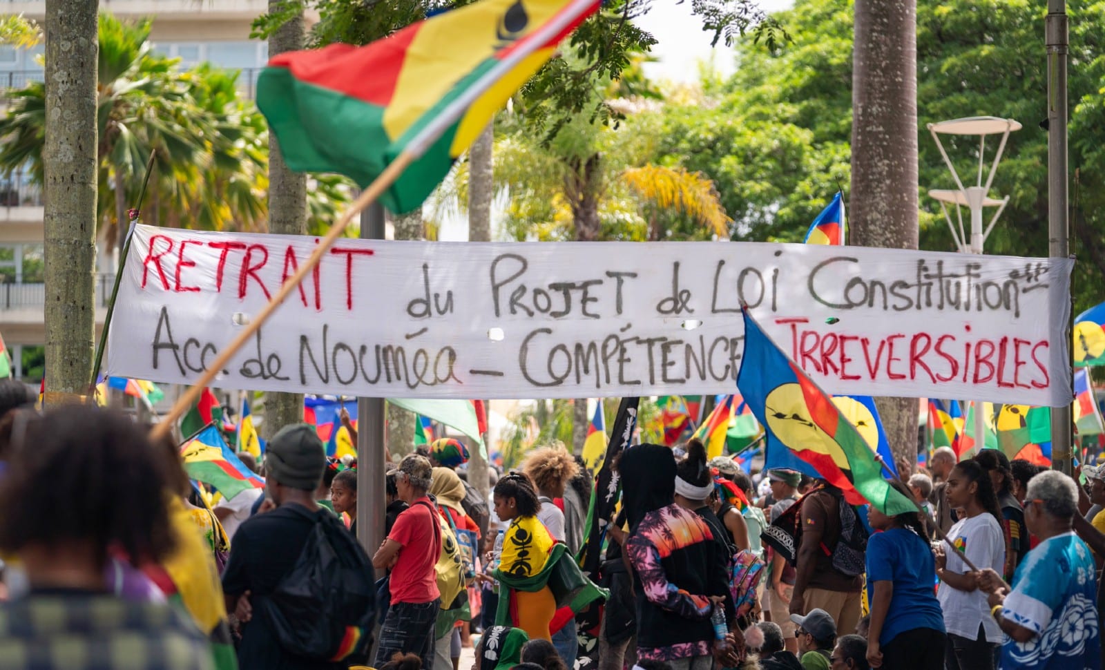 Nouvelle-Calédonie: l’État doit soutenir les loyalistes attachés à la France