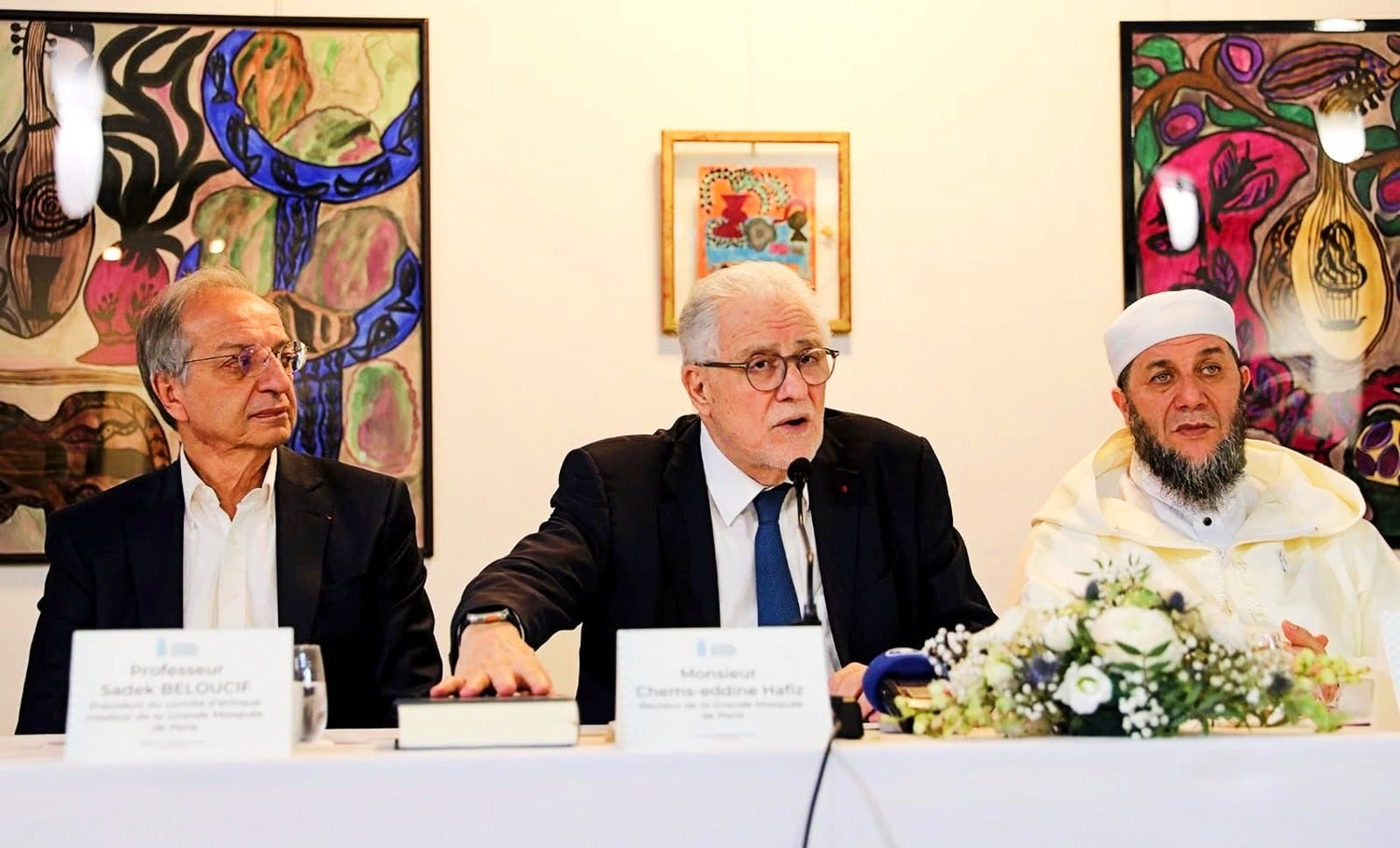 «Musulmans en Occident» : échange gros pavé contre petite réforme