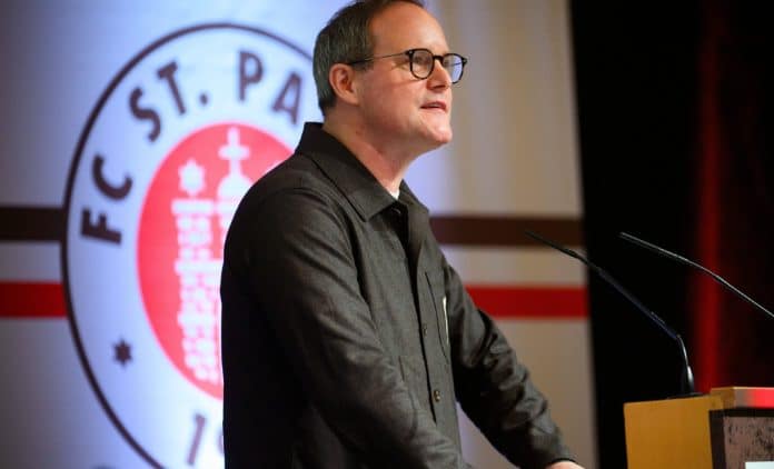 Oke Göttlich football