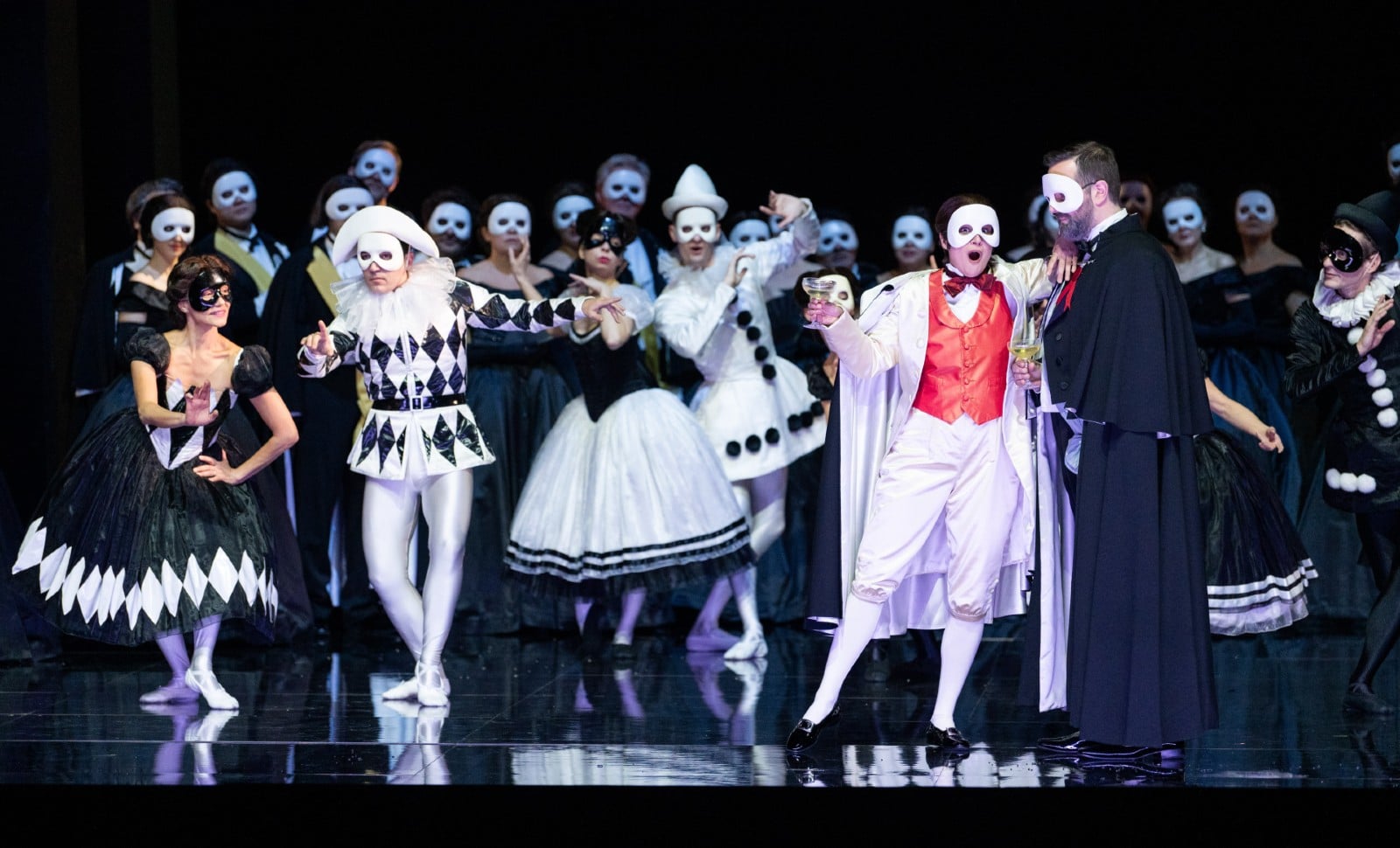 Lyrique: Un bal… presque manqué