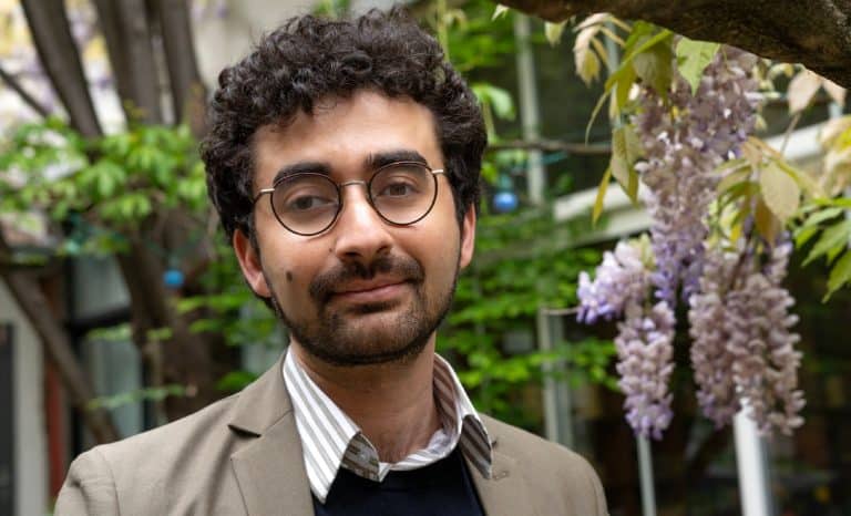 L’Arabe qui sourit jaune